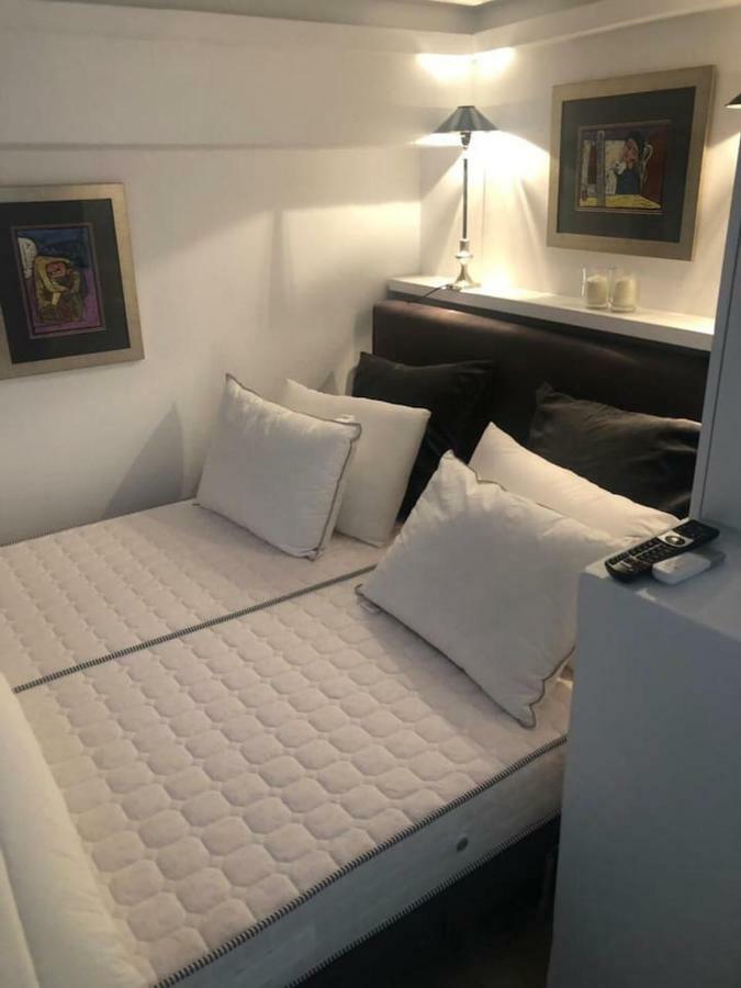 Anemomilos Jacuzzi Suite Corfu (city) Exterior foto