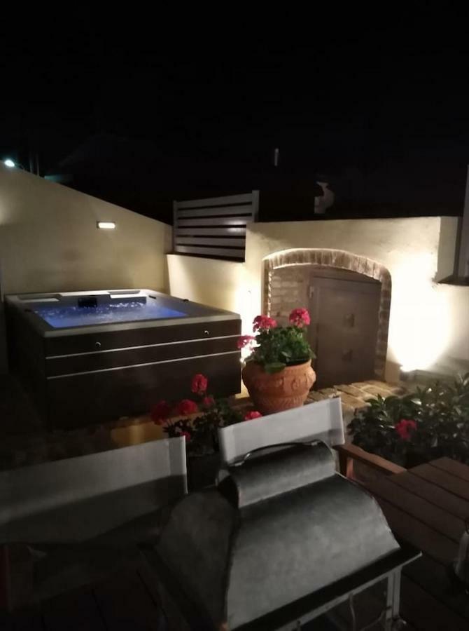 Anemomilos Jacuzzi Suite Corfu (city) Exterior foto